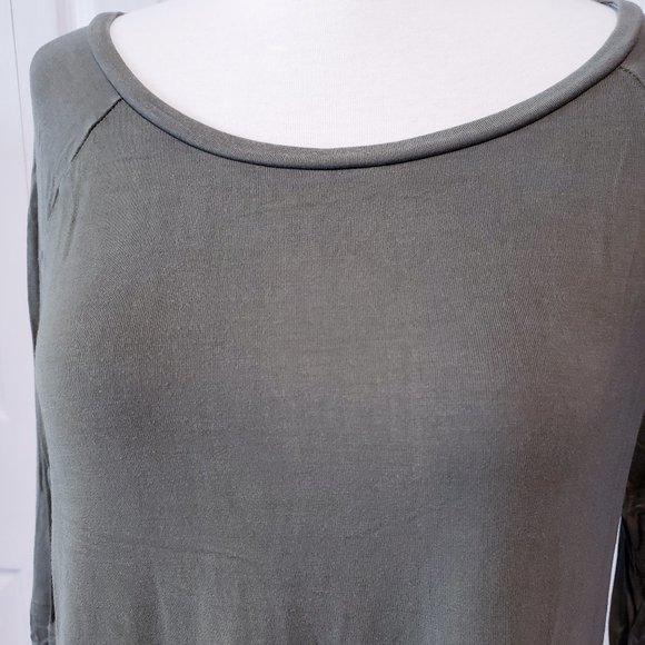 ☀️ 4/$25 … AE Soft and Sexy Tee - Picture 2 of 6